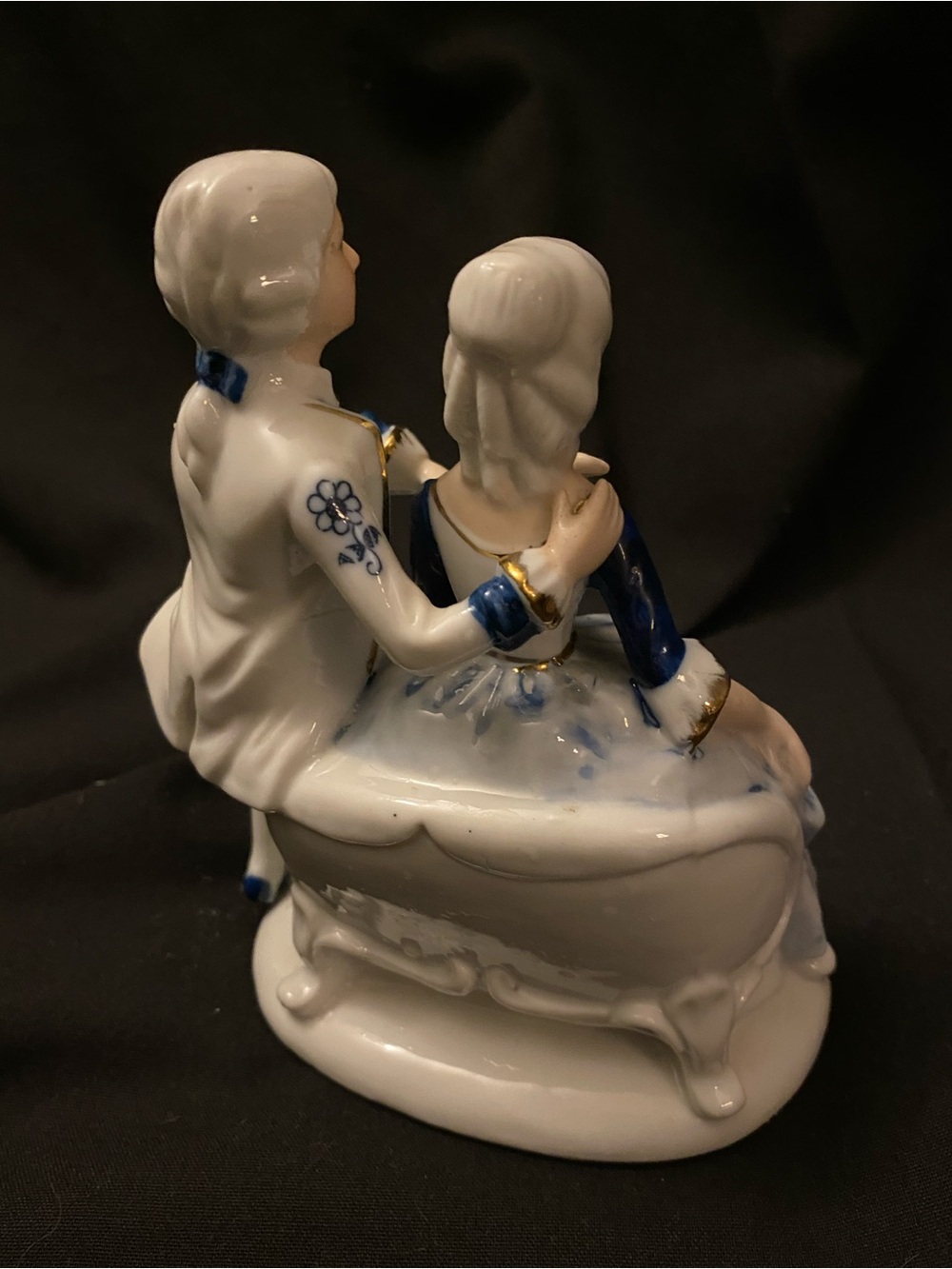 Victorian Couple on Bench Figurine - Picture 2 of 8